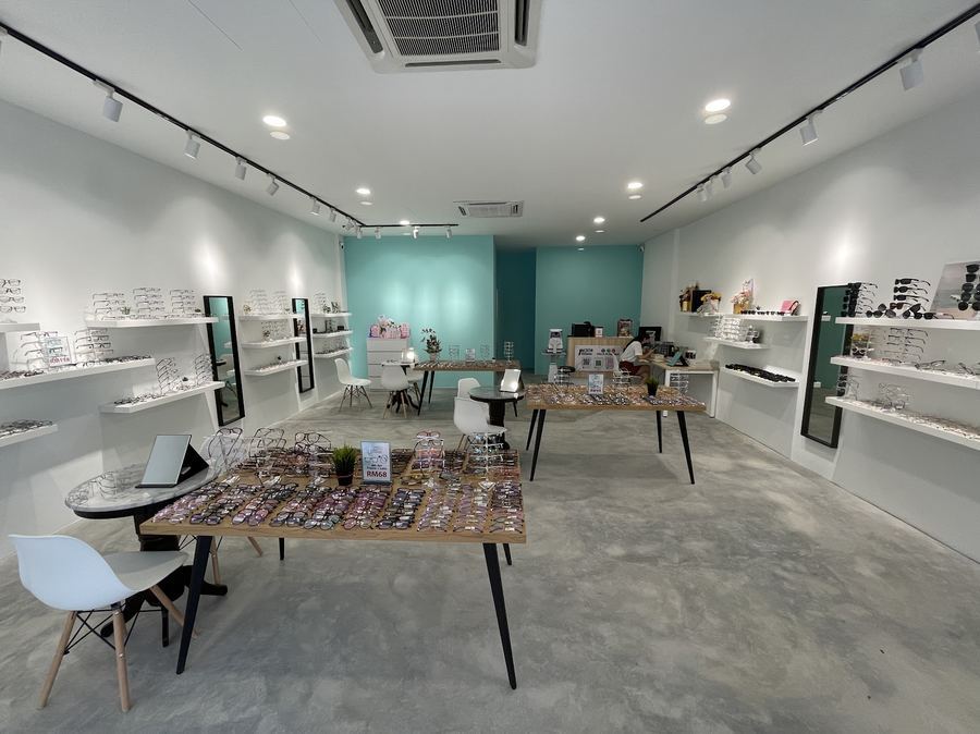 Photo of 1 HOUR GLASSES (Summerskye Square) — optical shop in George Town, by 1 HOUR GLASSES (Summerskye Square) · Google